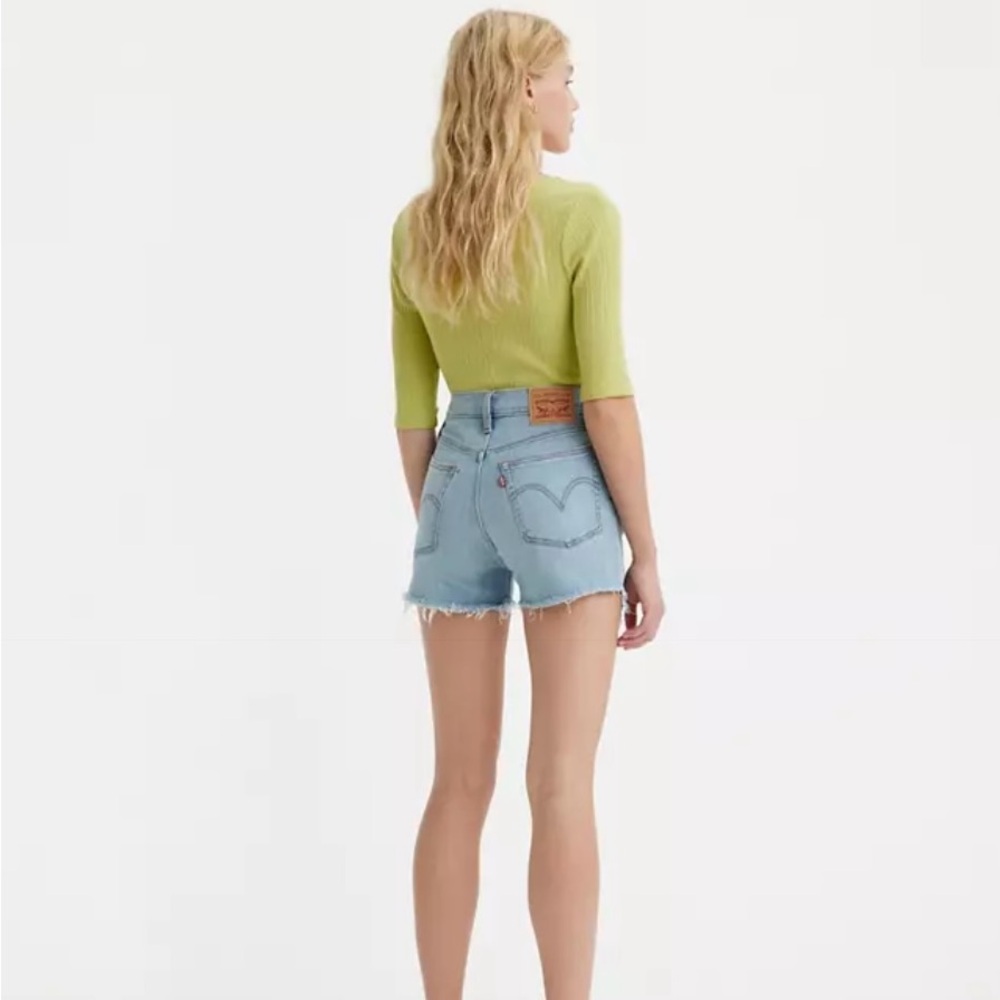 ✨Levis High Rise Shorts✨
